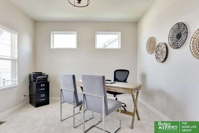 18827 Riviera Drive, Omaha, NE 68136