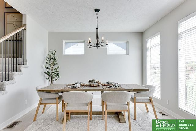 18827 Riviera Drive, Omaha, NE 68136