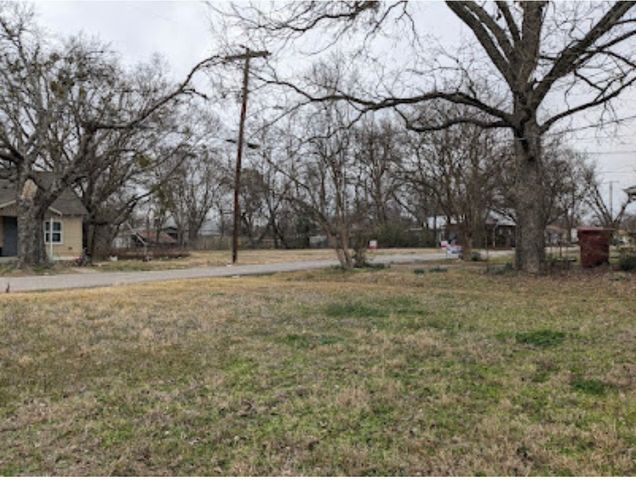 823 W 9th Street, Bonham, TX 75418