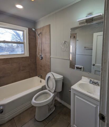 823 W 9th Street, Bonham, TX 75418