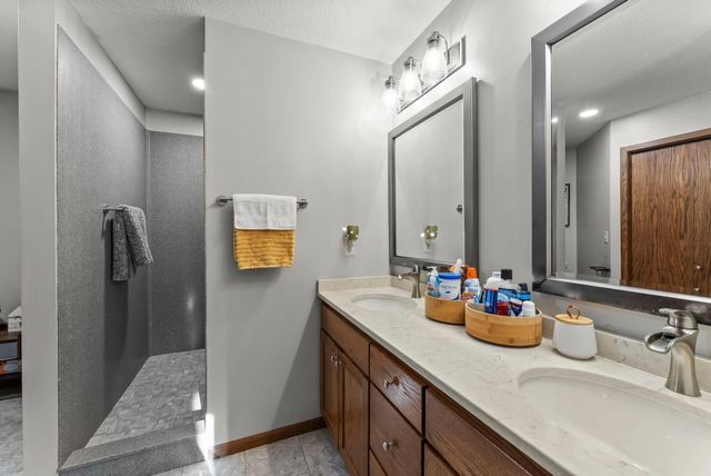 952 154th Lane NW, Andover, MN 55304