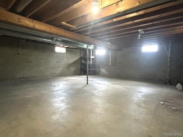 8475 Bridge Lake Road, Springfield Charter Township, MI 48348