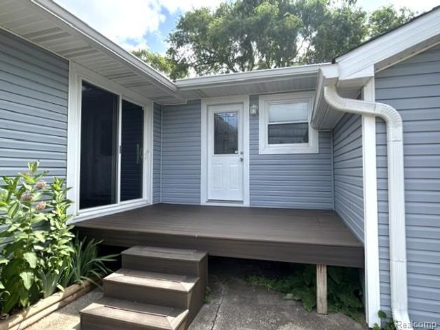 8475 Bridge Lake Road, Springfield Charter Township, MI 48348