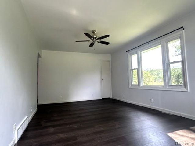 8475 Bridge Lake Road, Springfield Charter Township, MI 48348