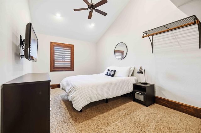 512 Harbor DR 7, Spicewood, TX 78669