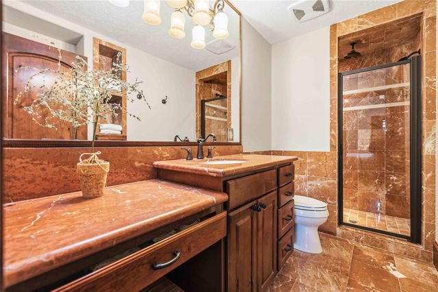 512 Harbor DR 7, Spicewood, TX 78669