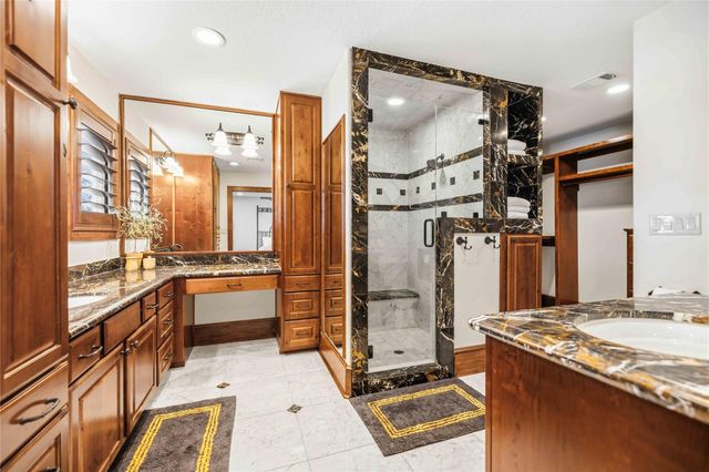 512 Harbor DR 7, Spicewood, TX 78669