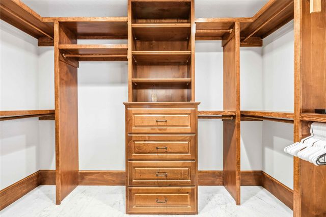 512 Harbor DR 7, Spicewood, TX 78669