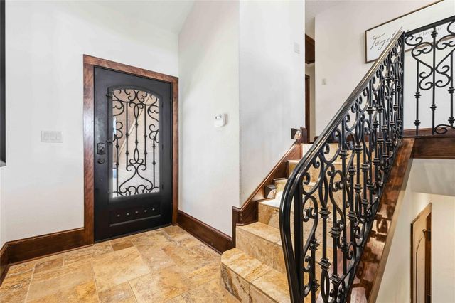 512 Harbor DR 7, Spicewood, TX 78669