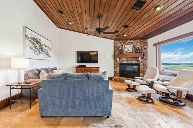 512 Harbor DR 7, Spicewood, TX 78669