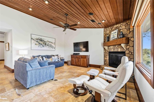 512 Harbor DR 7, Spicewood, TX 78669