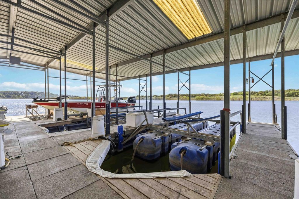 512 Harbor DR 7, Spicewood, TX 78669