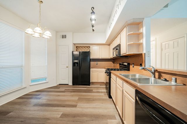 813 Valley Court, Royse City, TX 75189