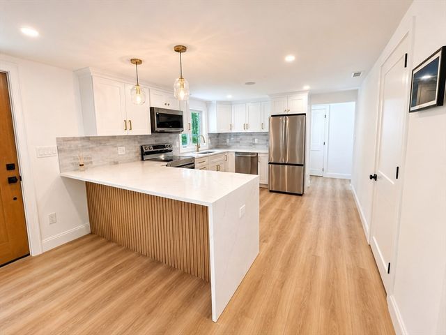373 Eliot St, Ashland, MA 01721