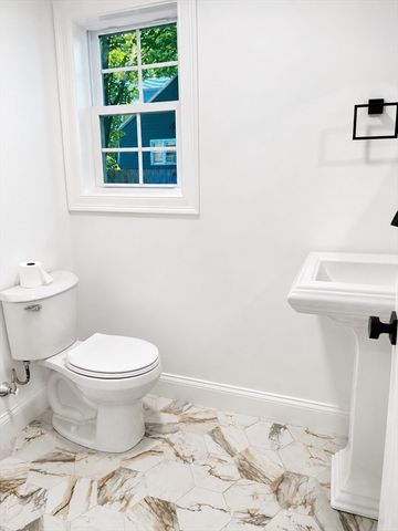 373 Eliot St, Ashland, MA 01721