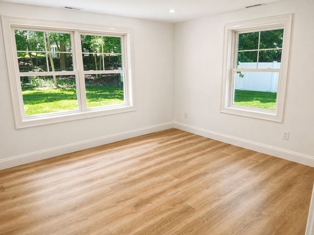 373 Eliot St, Ashland, MA 01721