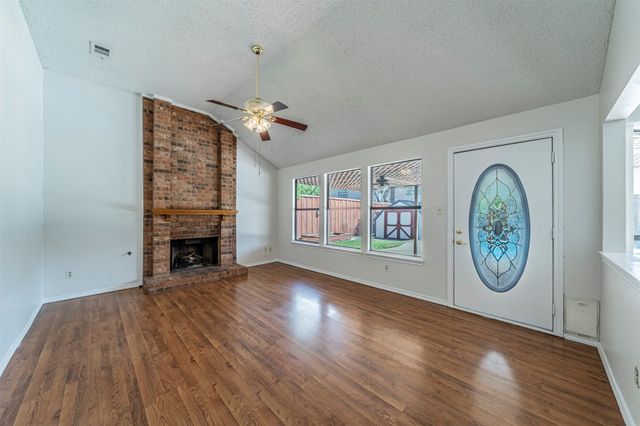 4424 Newberry Street, Grand Prairie, TX 75052