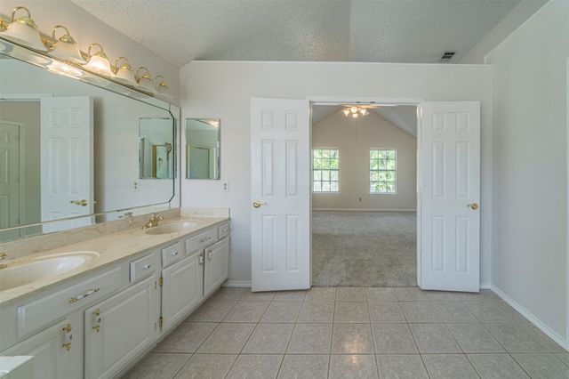 4424 Newberry Street, Grand Prairie, TX 75052