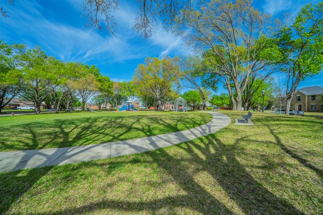 4424 Newberry Street, Grand Prairie, TX 75052