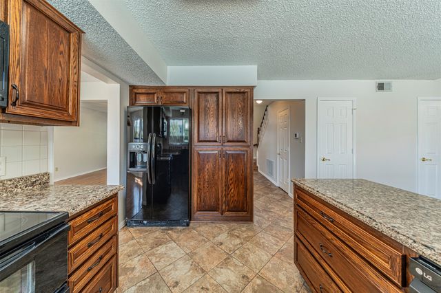 4424 Newberry Street, Grand Prairie, TX 75052