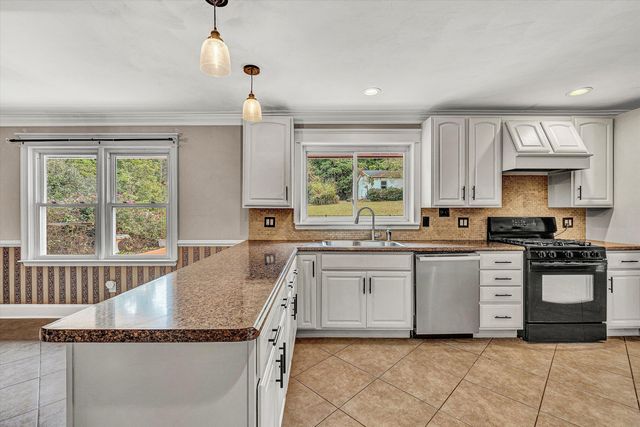 83 Springview CT, Troutville, VA 24175