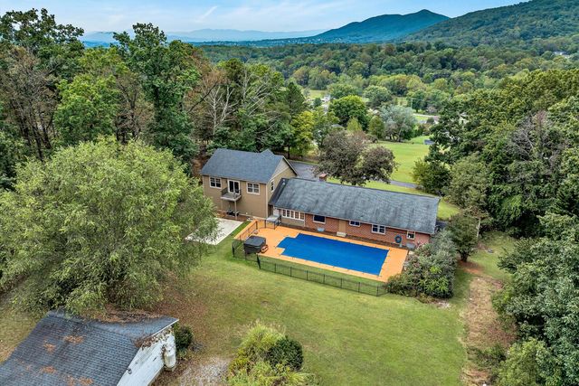 83 Springview CT, Troutville, VA 24175