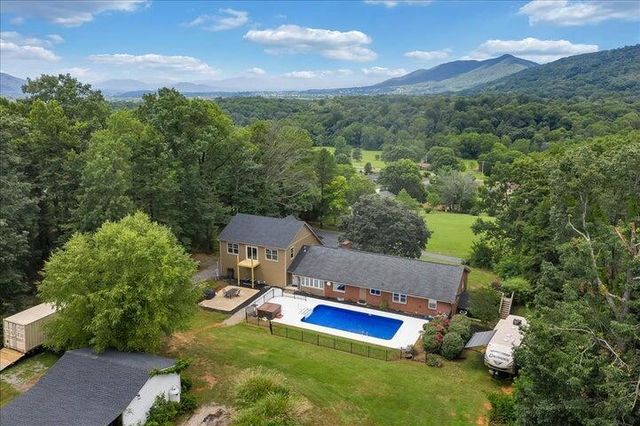 83 Springview CT, Troutville, VA 24175