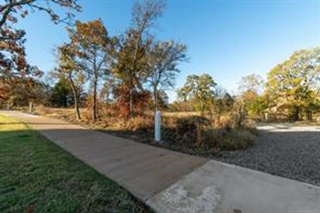 105 Ridgeline Road, Carlton Landing, OK 74432