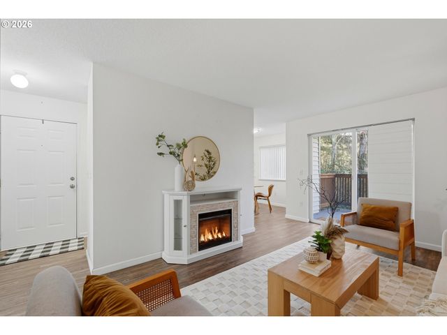 10620 Sw DAVIES Rd 4, Beaverton, OR 97008