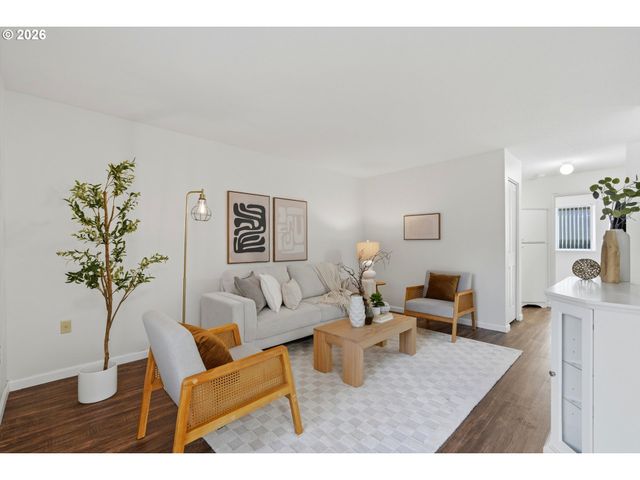 10620 Sw DAVIES Rd 4, Beaverton, OR 97008