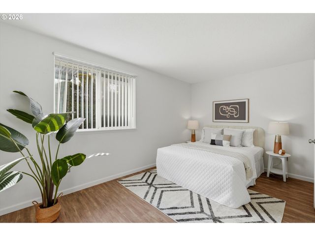 10620 Sw DAVIES Rd 4, Beaverton, OR 97008