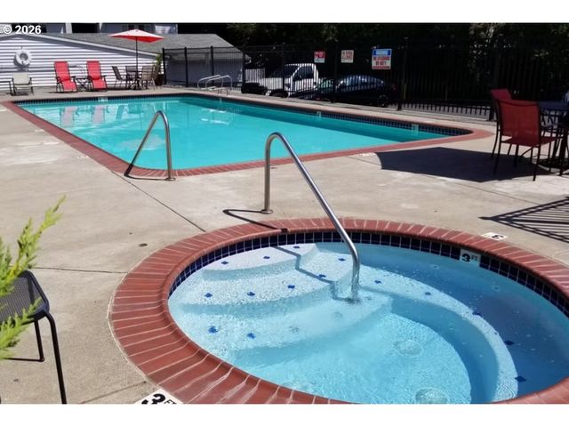 10620 Sw DAVIES Rd 4, Beaverton, OR 97008