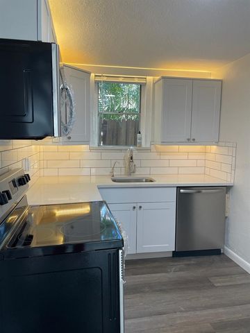 2624 12TH STREET N 3, St Petersburg, FL 33704