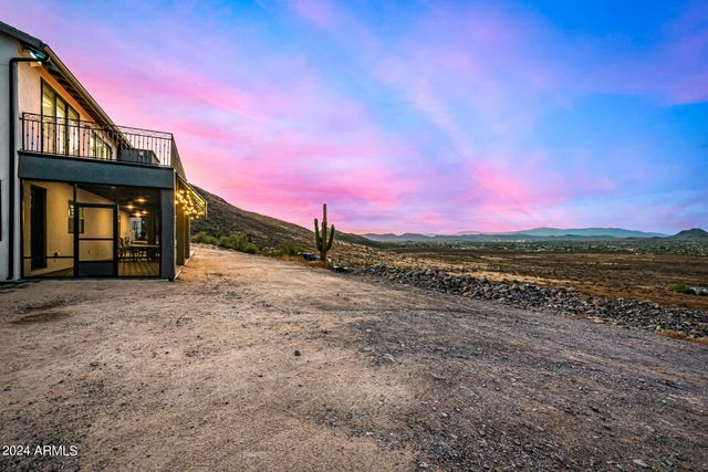 1829 W CLOUD Road, Phoenix, AZ 85086