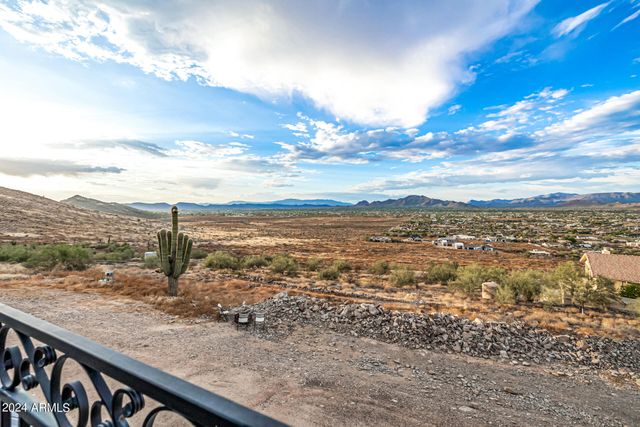 1829 W CLOUD Road, Phoenix, AZ 85086