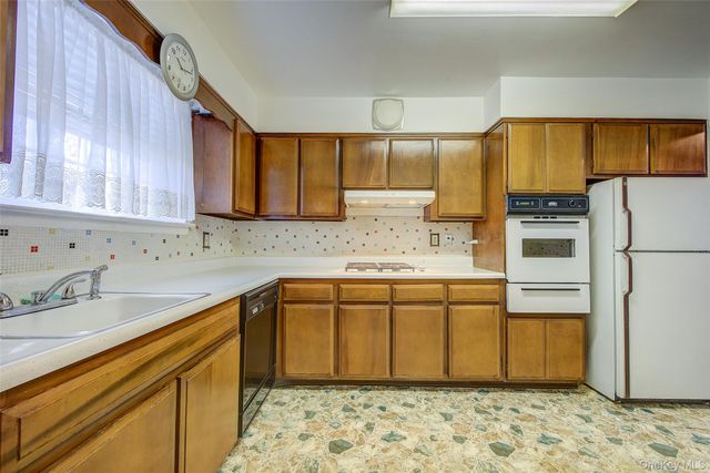 32-26 76th Street, Jackson Heights, NY 11370