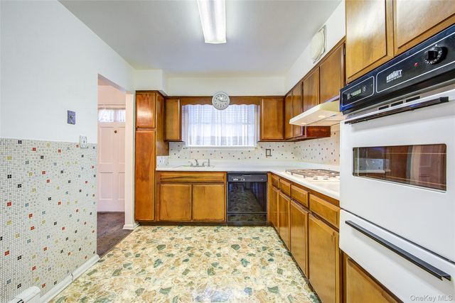 32-26 76th Street, Jackson Heights, NY 11370