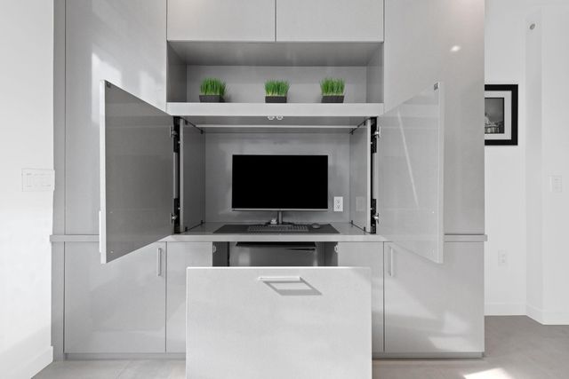 401 N Birch Road TH2, Fort Lauderdale, FL 33304