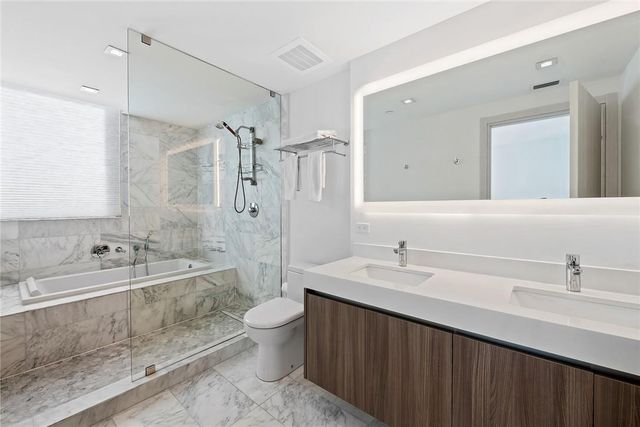 401 N Birch Road TH2, Fort Lauderdale, FL 33304