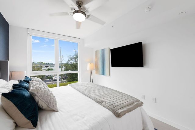 401 N Birch Road TH2, Fort Lauderdale, FL 33304