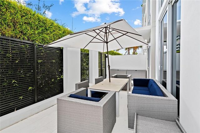 401 N Birch Road TH2, Fort Lauderdale, FL 33304