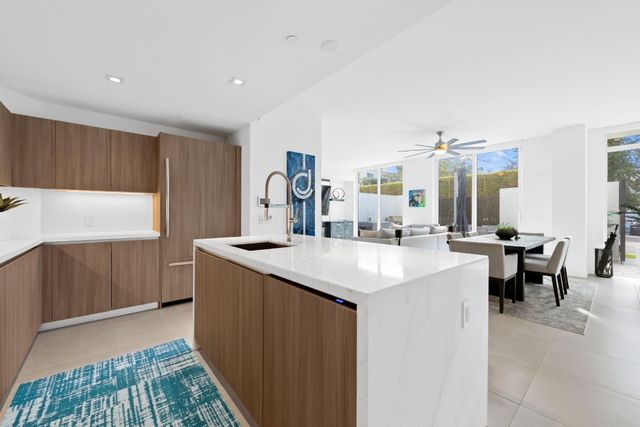 401 N Birch Road TH2, Fort Lauderdale, FL 33304