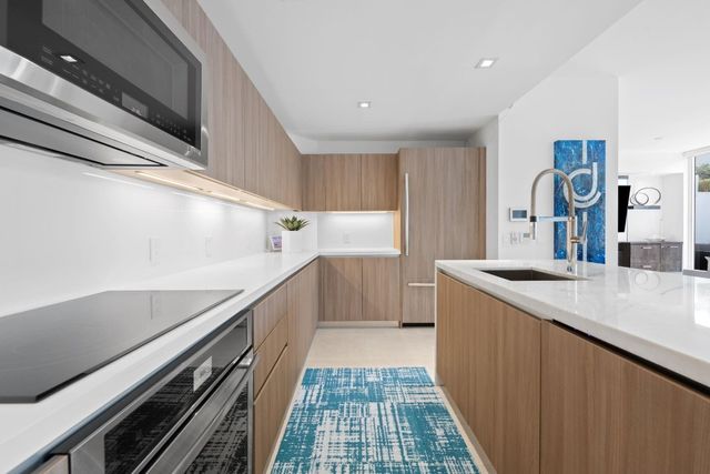 401 N Birch Road TH2, Fort Lauderdale, FL 33304