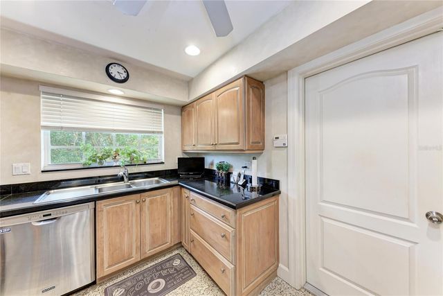 3310 MINEOLA DRIVE, Sarasota, FL 34239