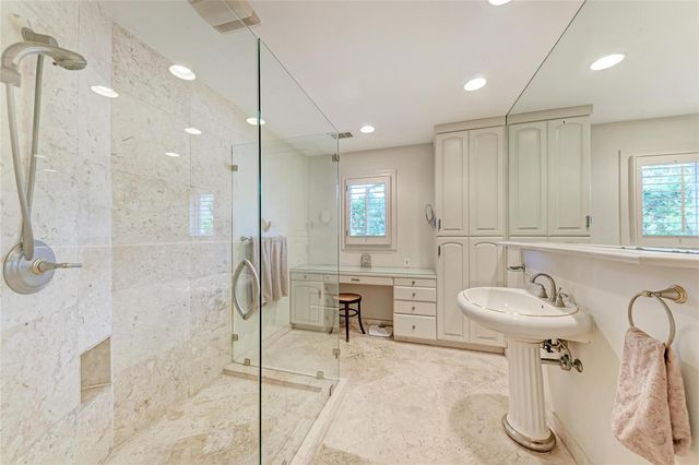 3310 MINEOLA DRIVE, Sarasota, FL 34239