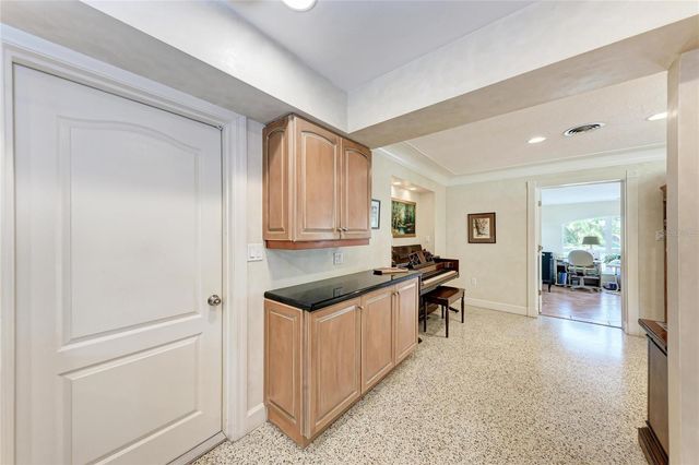 3310 MINEOLA DRIVE, Sarasota, FL 34239