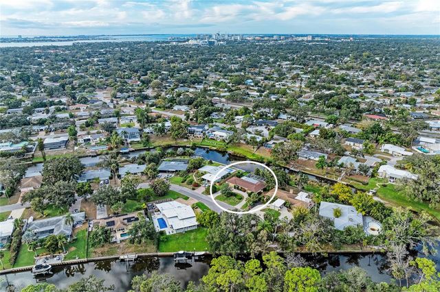 3310 MINEOLA DRIVE, Sarasota, FL 34239