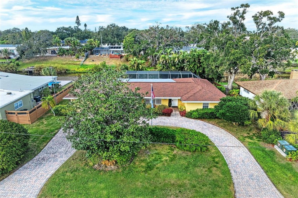 3310 MINEOLA DRIVE, Sarasota, FL 34239