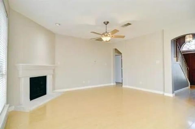 8729 Sunset Trace Drive, Fort Worth, TX 76244