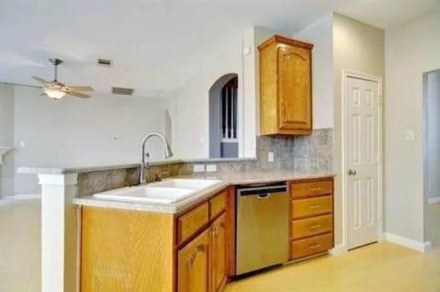 8729 Sunset Trace Drive, Fort Worth, TX 76244